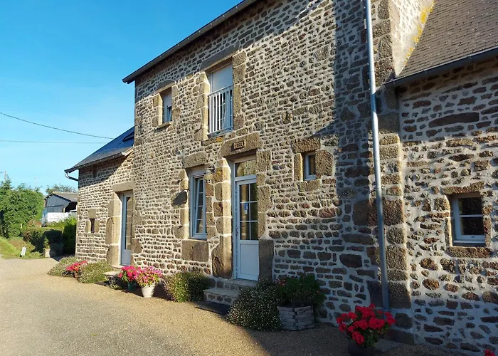 Le Grand Aulnay بيت للعطل